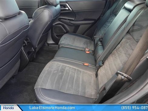 Used 2023 Mitsubishi Outlander SE image 28