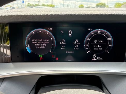 New 2026 Volkswagen Tiguan SE R-Line FWD image 13