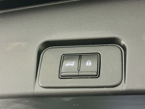 Used 2023 Nissan Rogue SV w/ SV Premium Package image 30