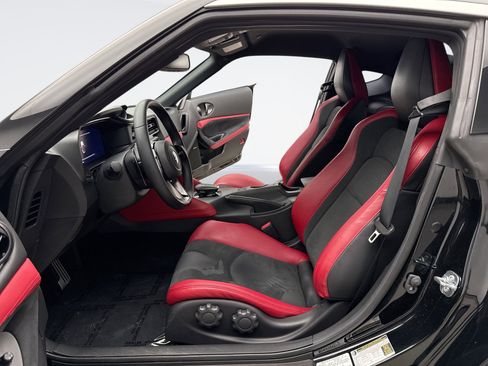 Used 2024 Nissan Z Performance w/ Floor Mat Package RWD image 11