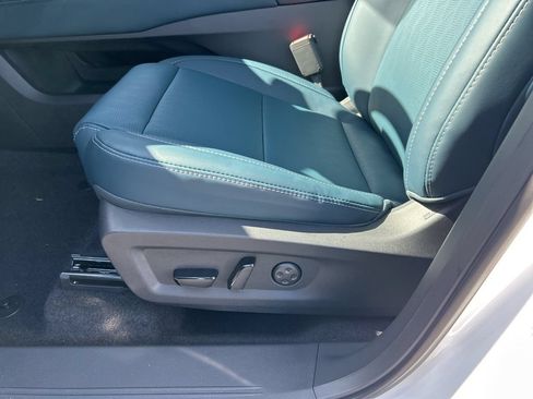 New 2026 Nissan Murano Platinum w/ Cargo Package AWD/4WD image 17