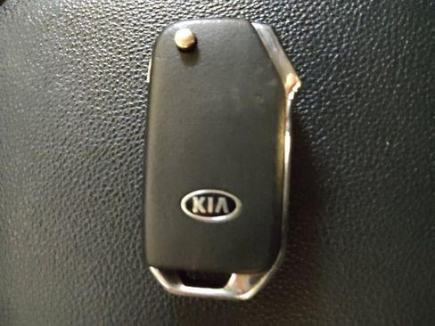 Used 2019 Kia Forte LXS FWD image 32