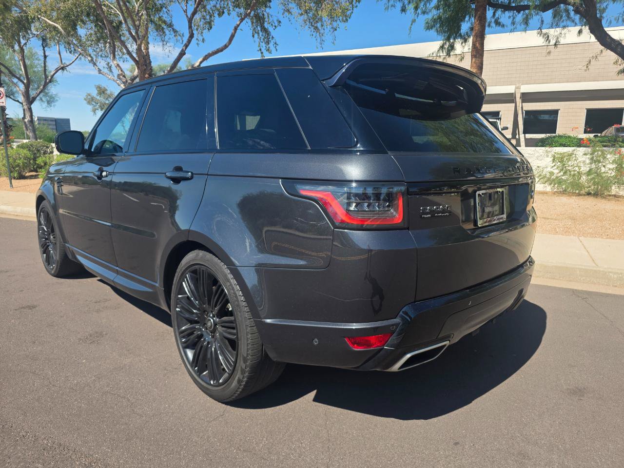 Used 2020 Land Rover Range Rover Sport Autobiography AWD/4WD image 4