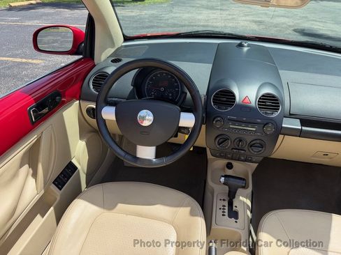 Used 2010 Volkswagen Beetle Convertible FWD image 29