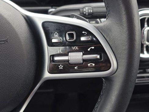 Used 2021 Mercedes-Benz GLB 250 image 27