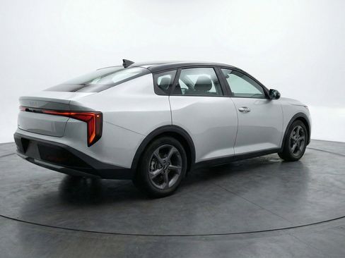 Used 2025 Kia K4 LXS image 9