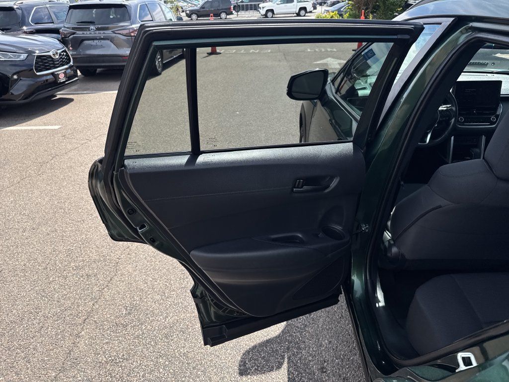 Used 2023 Toyota Corolla Cross LE w/ Moonroof Package AWD/4WD image 35
