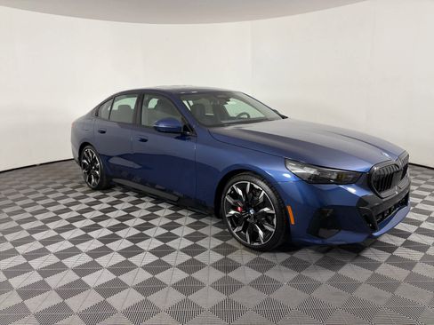 New 2026 BMW i5 eDrive40 w/ M Sport Package image 2