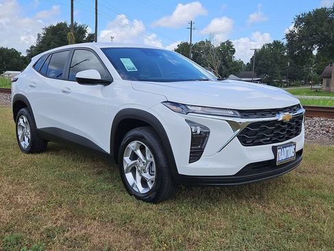 New 2026 Chevrolet Trax LS w/ LS Convenience Package FWD image 36