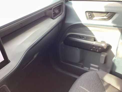 Used 2025 Ford Maverick XL w/ Equipment Group 102A image 28