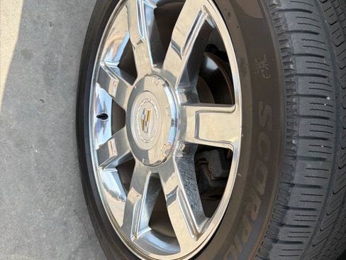 Used 2012 Cadillac Escalade Luxury RWD image 45