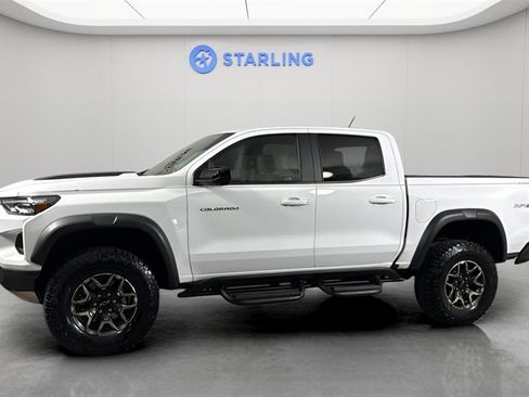 Used 2024 Chevrolet Colorado ZR2 w/ Technology Package image 2