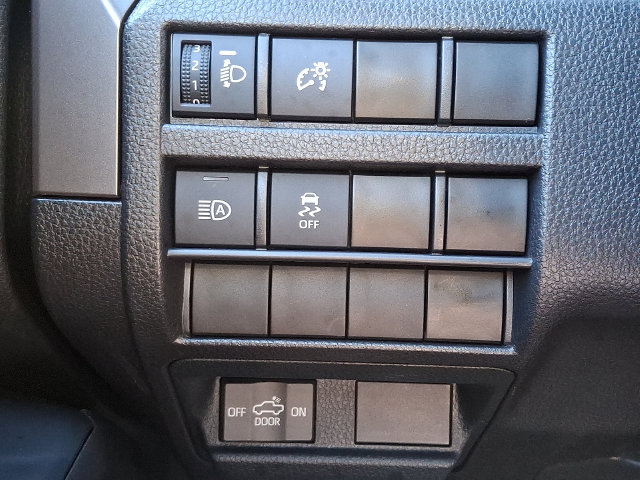 Used 2025 Toyota Tacoma SR5 AWD/4WD image 22