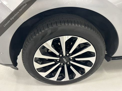 Used 2023 Lincoln Navigator L Reserve image 8