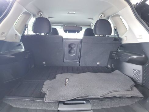 Used 2019 Nissan Rogue SV FWD image 9