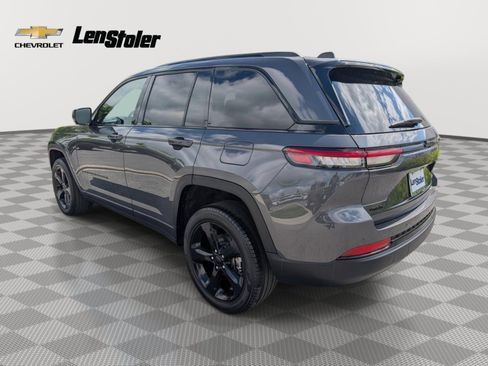 Used 2024 Jeep Grand Cherokee Limited w/ Black Appearance Package AWD/4WD image 3