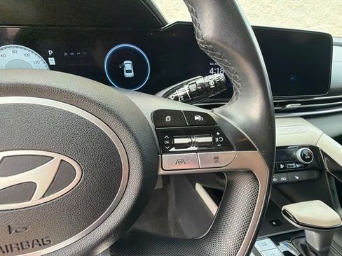 Used 2024 Hyundai Elantra Limited FWD image 29