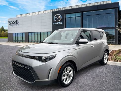 Used 2023 Kia Soul LX w/ Option Group 015 FWD image 8