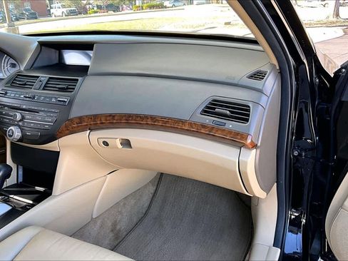 Used 2010 Honda Accord EX-L image 17