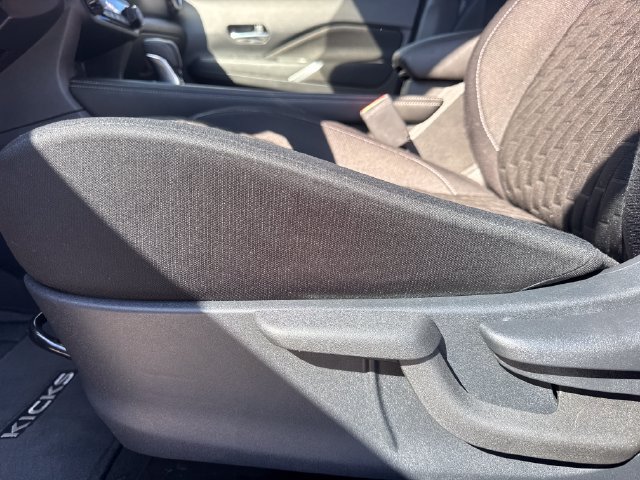 Used 2022 Nissan Kicks SV w/ Exterior Package FWD image 14
