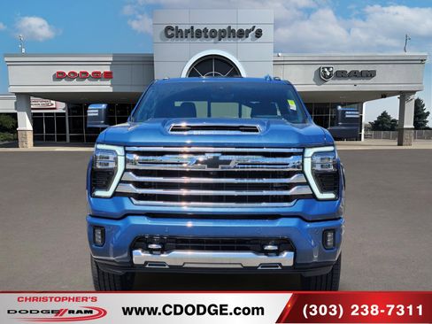 Used 2024 Chevrolet Silverado 2500 High Country w/ High Country Premium Package AWD/4WD image 8