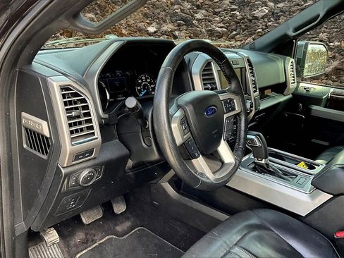 Used 2015 Ford F150 Platinum w/ Equipment Group 701A Luxury image 12