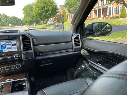 Used 2018 Ford Expedition Max Platinum AWD/4WD image 24