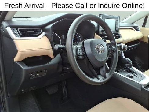 Used 2021 Toyota RAV4 XLE AWD/4WD image 13
