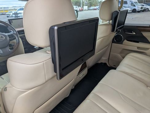 Used 2018 Lexus LX 570 4WD image 34