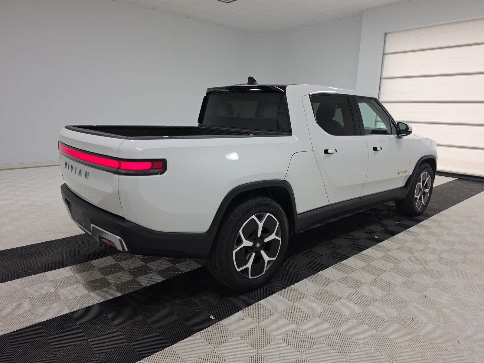Used 2023 Rivian R1T Adventure Quad AWD/4WD image 5