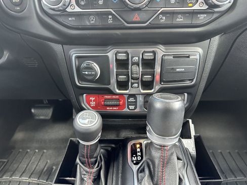 Used 2020 Jeep Gladiator Rubicon AWD/4WD image 31