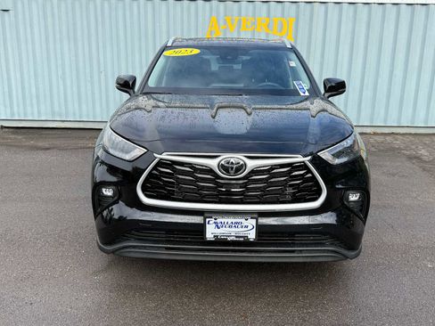 Used 2023 Toyota Highlander XLE image 2