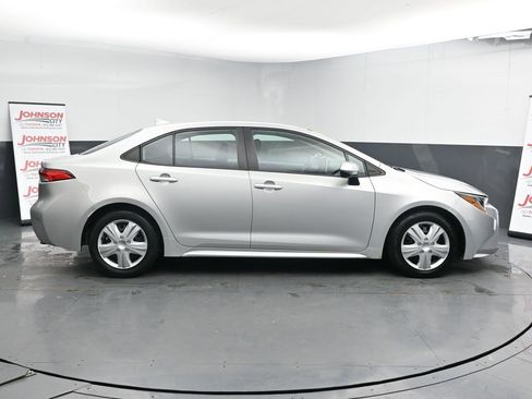 Used 2020 Toyota Corolla LE image 9