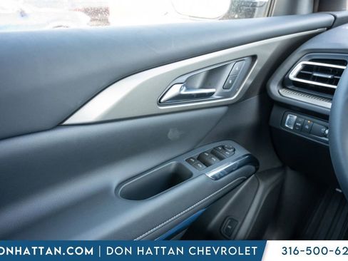 New 2026 Chevrolet Traverse LT image 17