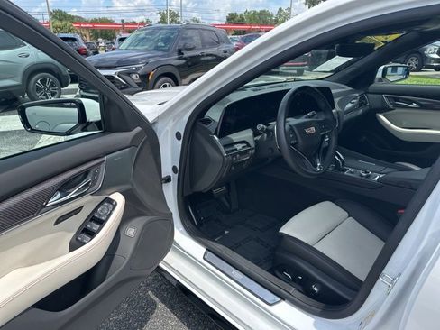 Used 2025 Cadillac CT5 Sport image 7
