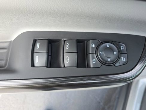 Used 2023 GMC Acadia SLT w/ Preferred Package image 30