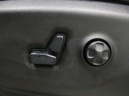Used 2020 Chrysler Pacifica Limited FWD image 50