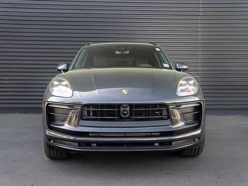 Certified 2026 Porsche Macan AWD/4WD image 26