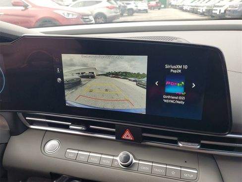 Used 2025 Hyundai Elantra SEL image 27