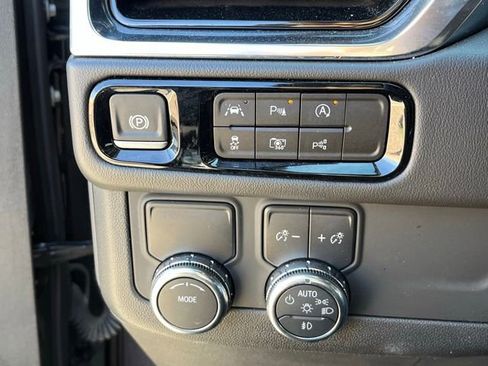 Used 2025 GMC Yukon Denali image 24