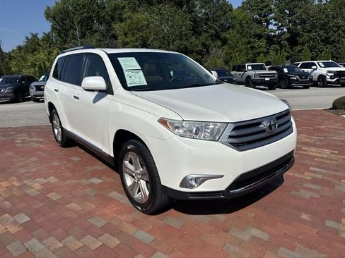Used 2012 Toyota Highlander Limited w/ Tow Pkg FWD image 38