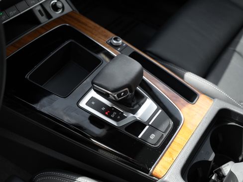 Certified 2023 Audi Q5 e Premium w/ Convenience Package image 17