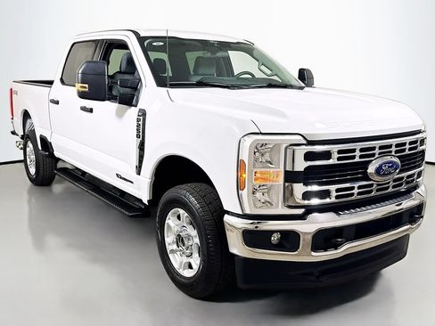 Used 2025 Ford F250 XLT AWD/4WD image 3