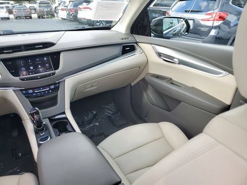 Used 2020 Cadillac XT5 Premium Luxury FWD image 25