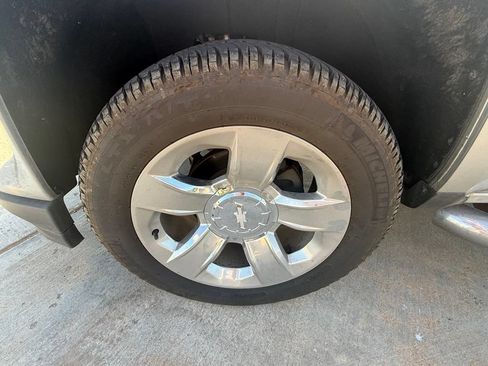 Used 2017 Chevrolet Silverado 1500 LTZ w/ Sport Package AWD/4WD image 9