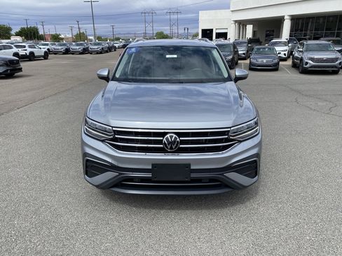 Certified 2023 Volkswagen Tiguan SE w/ Panoramic Sunroof Package FWD image 49