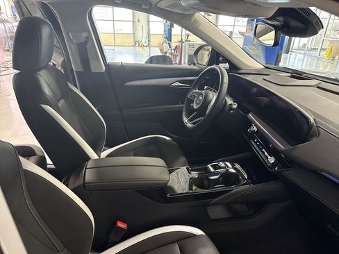 Certified 2025 Buick Envision Sport Touring image 14