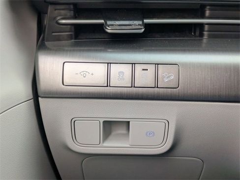 Certified 2024 Hyundai Kona SE image 17