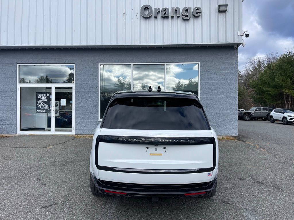 Used 2024 Land Rover Range Rover Long Wheelbase SE AWD/4WD image 5