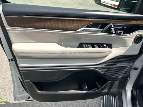 Used 2023 Jeep Grand Wagoneer 4WD image 28